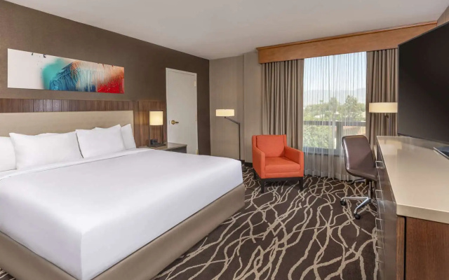 photo 3 of DoubleTree by Hilton Hotel San Bernardino