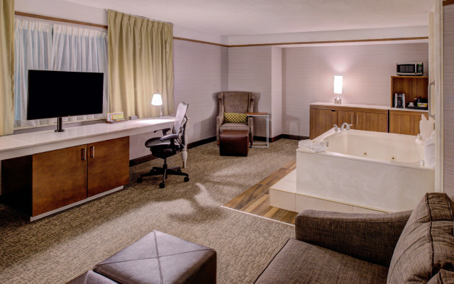 photo 5 of Hilton Garden Inn Detroit - Southfield, MI
