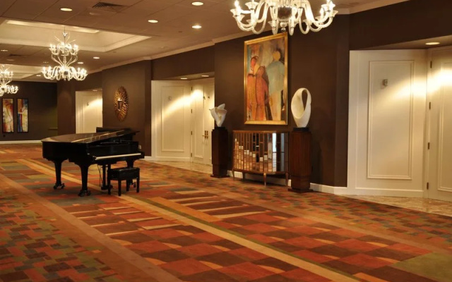 photo 2 of Hilton St. Louis Airport