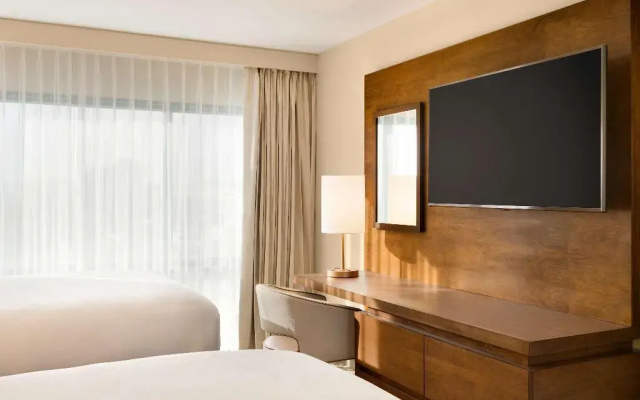 photo 5 of Hilton Phoenix Suites