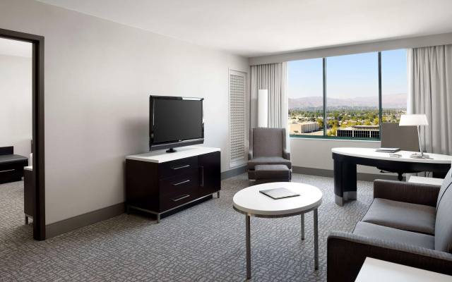 photo 4 of Hilton Woodland Hills / Los Angeles