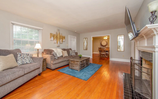photo 2 of Hinsdale Manor