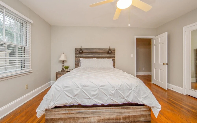 photo 5 of Hinsdale Manor