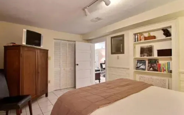 photo 4 of Hip Savannah Pad