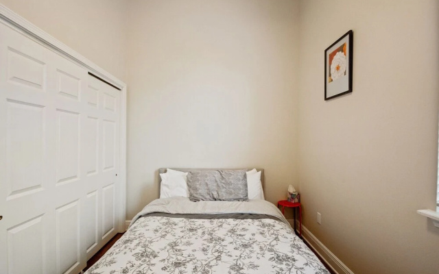 photo 4 of Historic Algiers Point 3 Minutes To Downtown 3 Bedroom Duplex by Redawning