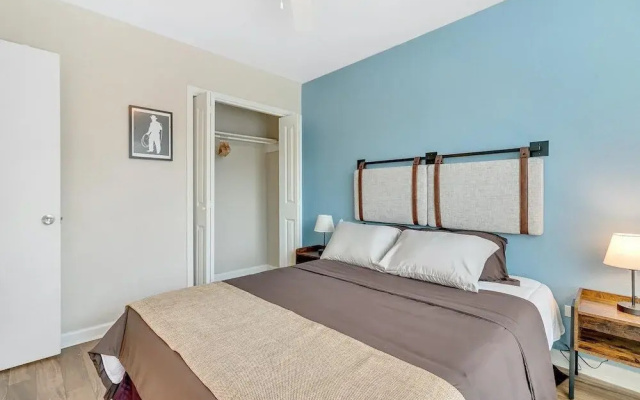 photo 2 of Historic Elegant Texas Style Apartment In The Pearl