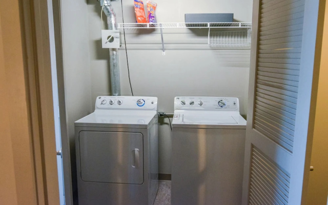 photo 3 of 1 BR Apt in Garment Dist by Frontdesk