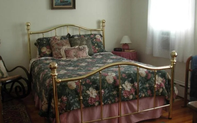 photo 2 of Historic Hill Inn