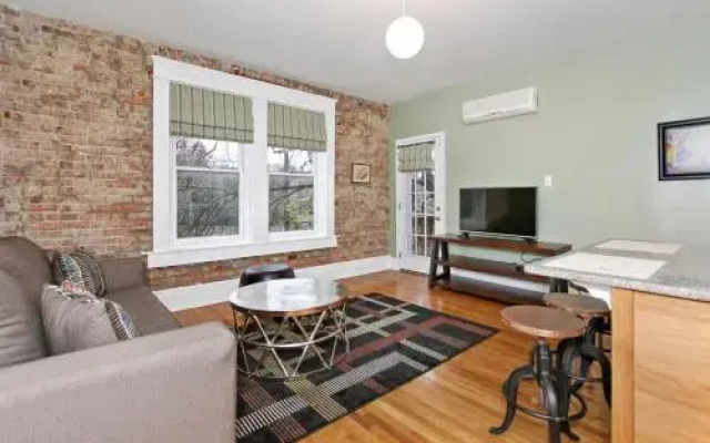 photo 2 of Historic Nashville Apt on Belmont Campus by RedAwning