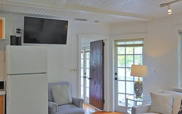 photo 3 of Historic Pass a Grille Beach Pineapple Bungalow 105-21a