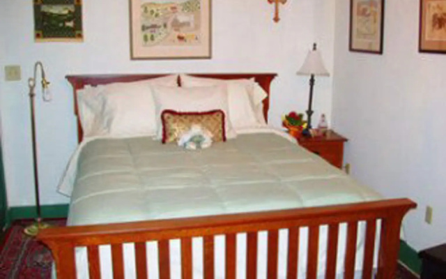 photo 4 of Historic Schoeneck Hotel B&B LLC