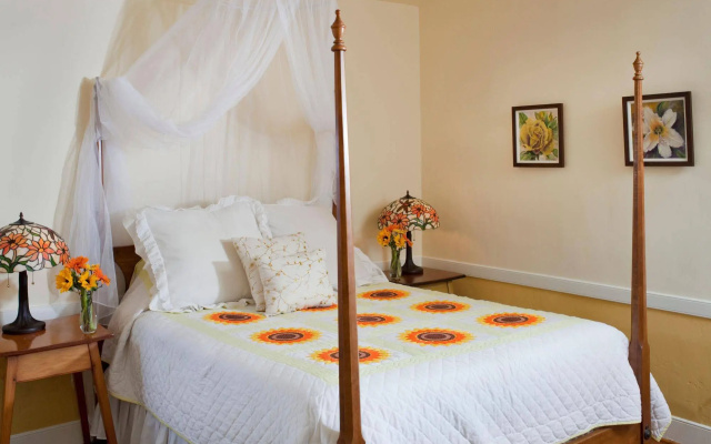 photo 5 of Historic Smithton Inn