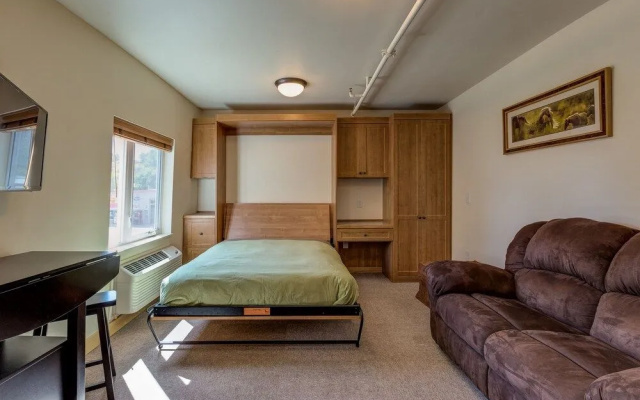 photo 5 of HiWay 40 Grill and Lodge