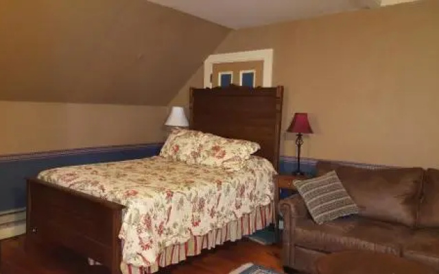 photo 4 of Holidae House B&B