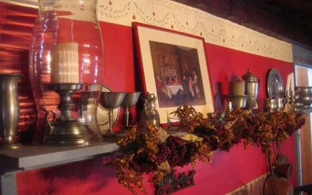 photo 2 of The Holiday House
