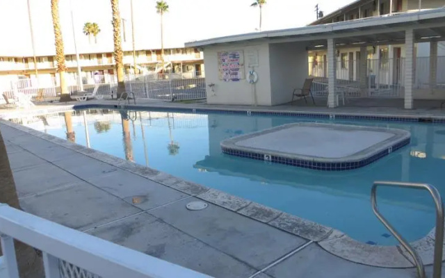 photo 4 of Holiday House Motel