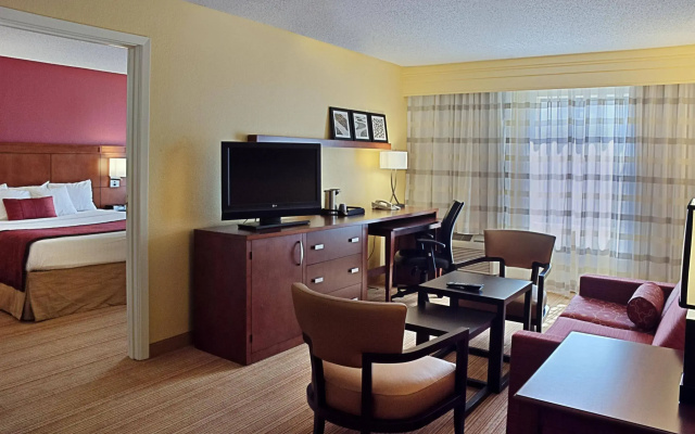 photo 3 of DoubleTree by Hilton Houston Westchase