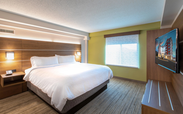 photo 3 of Holiday Inn Express & Suites Asheville Downtown by IHG