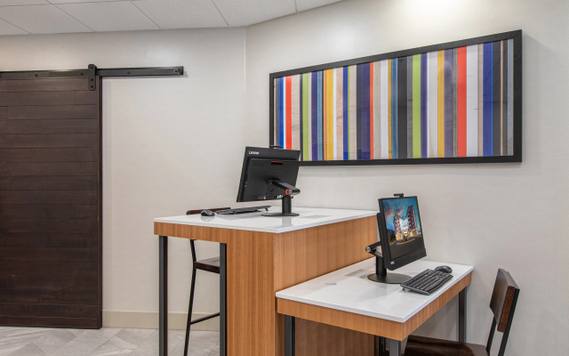 photo 4 of Holiday Inn Express & Suites Asheville Downtown by IHG