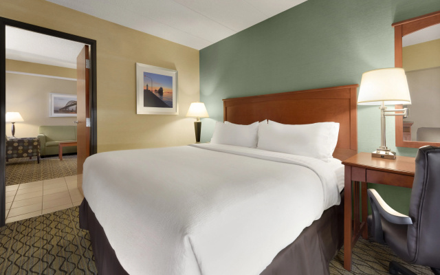 photo 4 of Holiday Inn & Suites Duluth Downtown by IHG