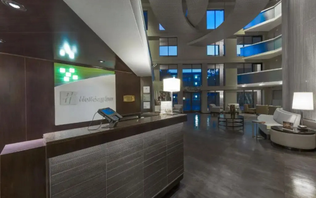 photo 2 of Holiday Inn & Suites Phoenix Airport North by IHG