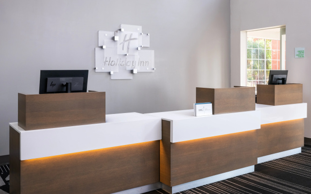 photo 3 of Holiday Inn Hotel & Suites San Mateo-San Francisco SFO by IHG