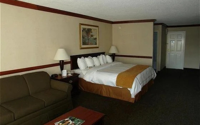 photo 2 of Holiday Inn Airport East