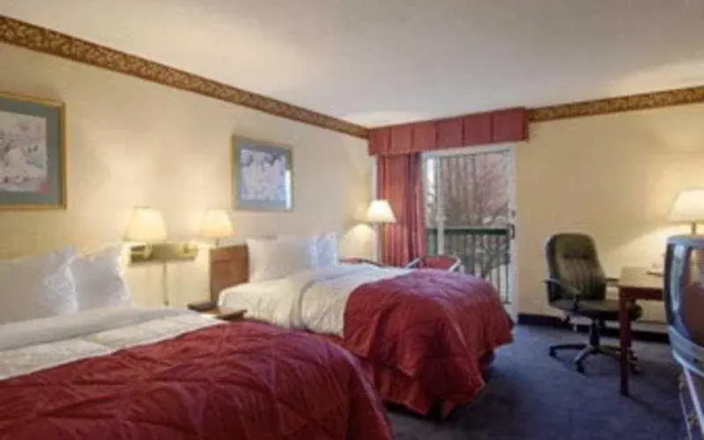 photo 3 of Holiday Inn Airport North