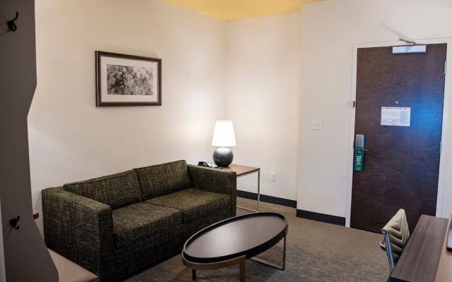 photo 5 of Holiday Inn & Suites Savannah Airport - Pooler