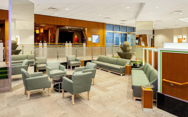 photo 2 of Holiday Inn Bridgeport-Trumbull-Fairfield
