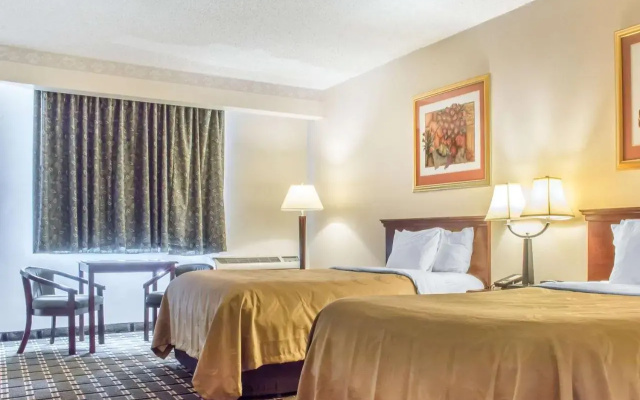 photo 3 of Holiday Inn Batavia-Darien Lake Area