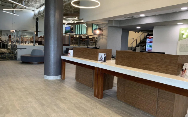 photo 2 of Holiday Inn Baton Rouge-South by IHG