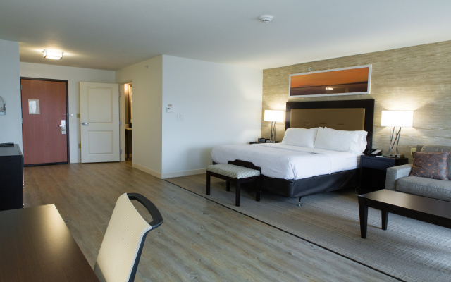 photo 4 of Holiday Inn Bloomington-Airport by IHG