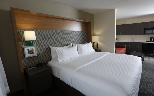 photo 5 of Holiday Inn & Suites Chicago North Shore (Skokie) by IHG
