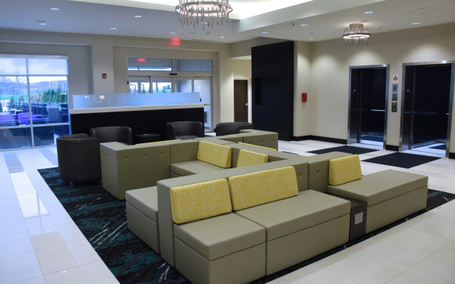 photo 2 of Holiday Inn Cincinnati N - West Chester by IHG