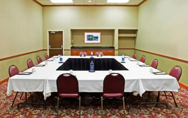 photo 5 of Holiday Inn & Suites Cincinnati-Eastgate (I-275e)