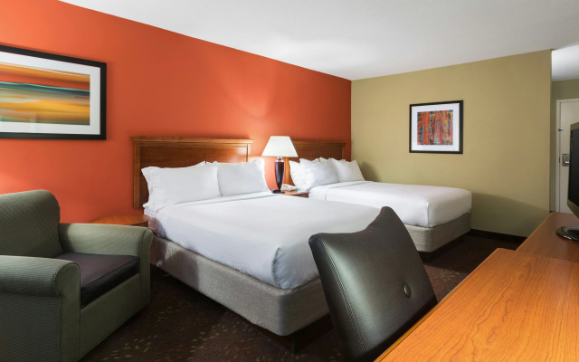 photo 4 of Holiday Inn Cincinnati-Riverfront by IHG