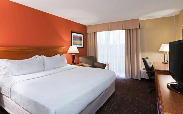 photo 5 of Holiday Inn Cincinnati-Riverfront by IHG