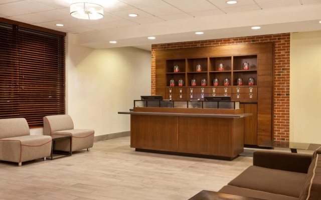 photo 2 of Holiday Inn Cleveland-Airport