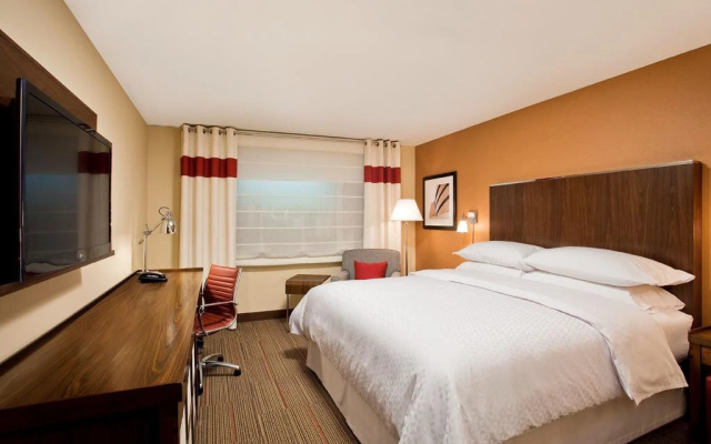 photo 3 of Holiday Inn Cleveland-Airport