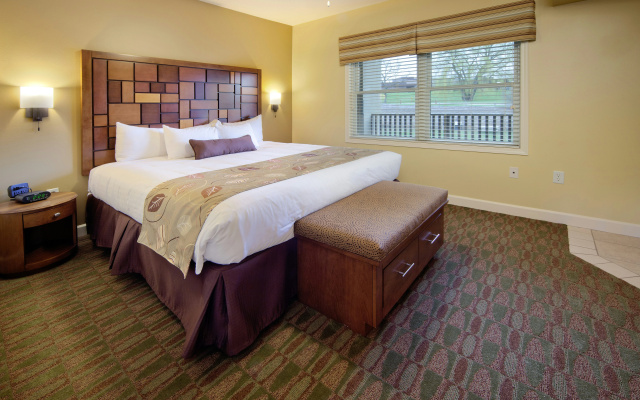 photo 2 of Holiday Inn Club Vacations at Lake Geneva Resort by IHG