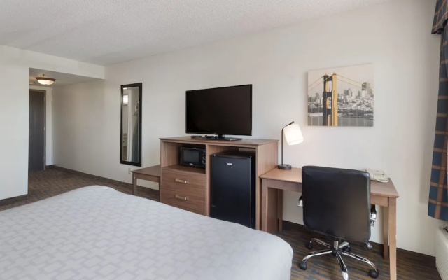 photo 4 of Holiday Inn Concord