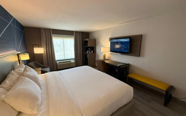 photo 3 of Comfort Inn & Suites Danbury-Bethel
