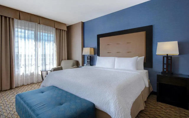 photo 4 of Holiday Inn Detroit Metro Airport by IHG