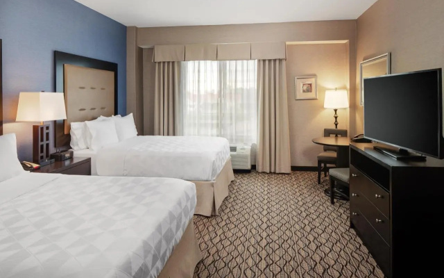 photo 5 of Holiday Inn Detroit Metro Airport by IHG