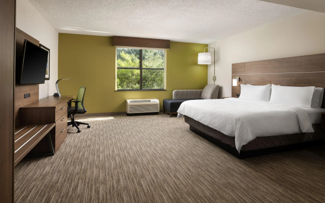 photo 5 of Holiday Inn Express & Suites Irving Dfw Airport North by IHG