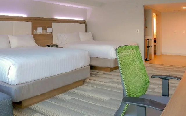 photo 4 of HOLIDAY INN EXPRESS &amp; SUITES MIAMI AIRPORT EAST, AN IHG HOTEL