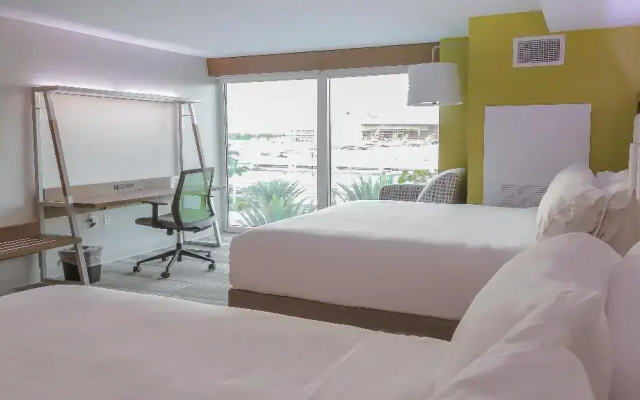 photo 5 of HOLIDAY INN EXPRESS &amp; SUITES MIAMI AIRPORT EAST, AN IHG HOTEL