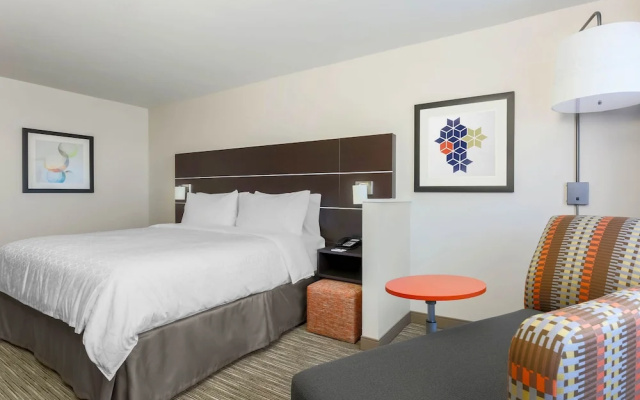 photo 3 of Holiday Inn Express & Suites Chicago O Hare Airport, An Ihg