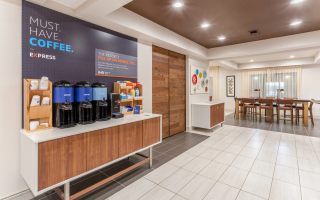 photo 2 of Holiday Inn Express & Suites O'Fallon/Shiloh by IHG
